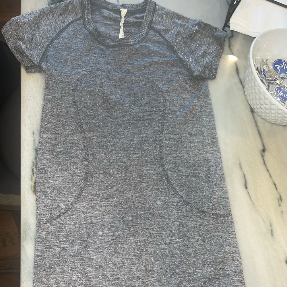 Lululemon swiftly tech short sleeve